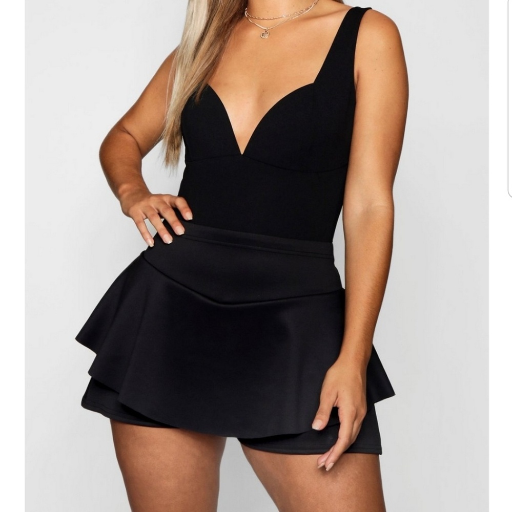 Black skort